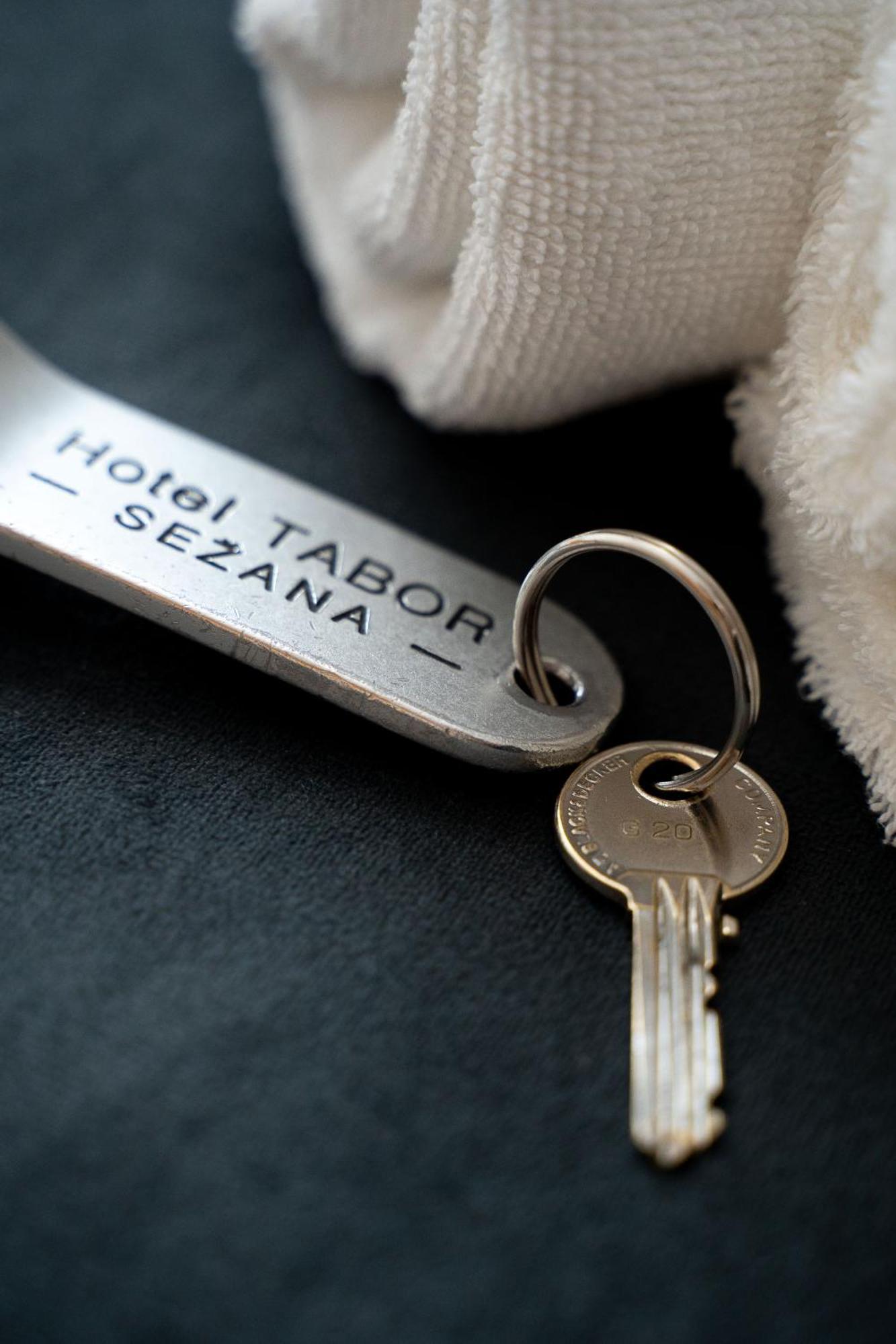 Hotel Tabor Sezana Luaran gambar